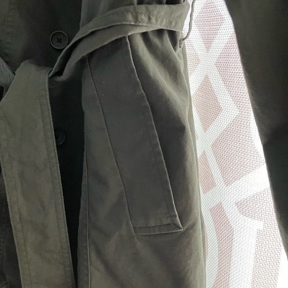 Banana Republic Raincoat - Picture 2 of 7